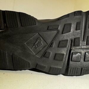 Nike Kids Black Huarache Running Sneakers